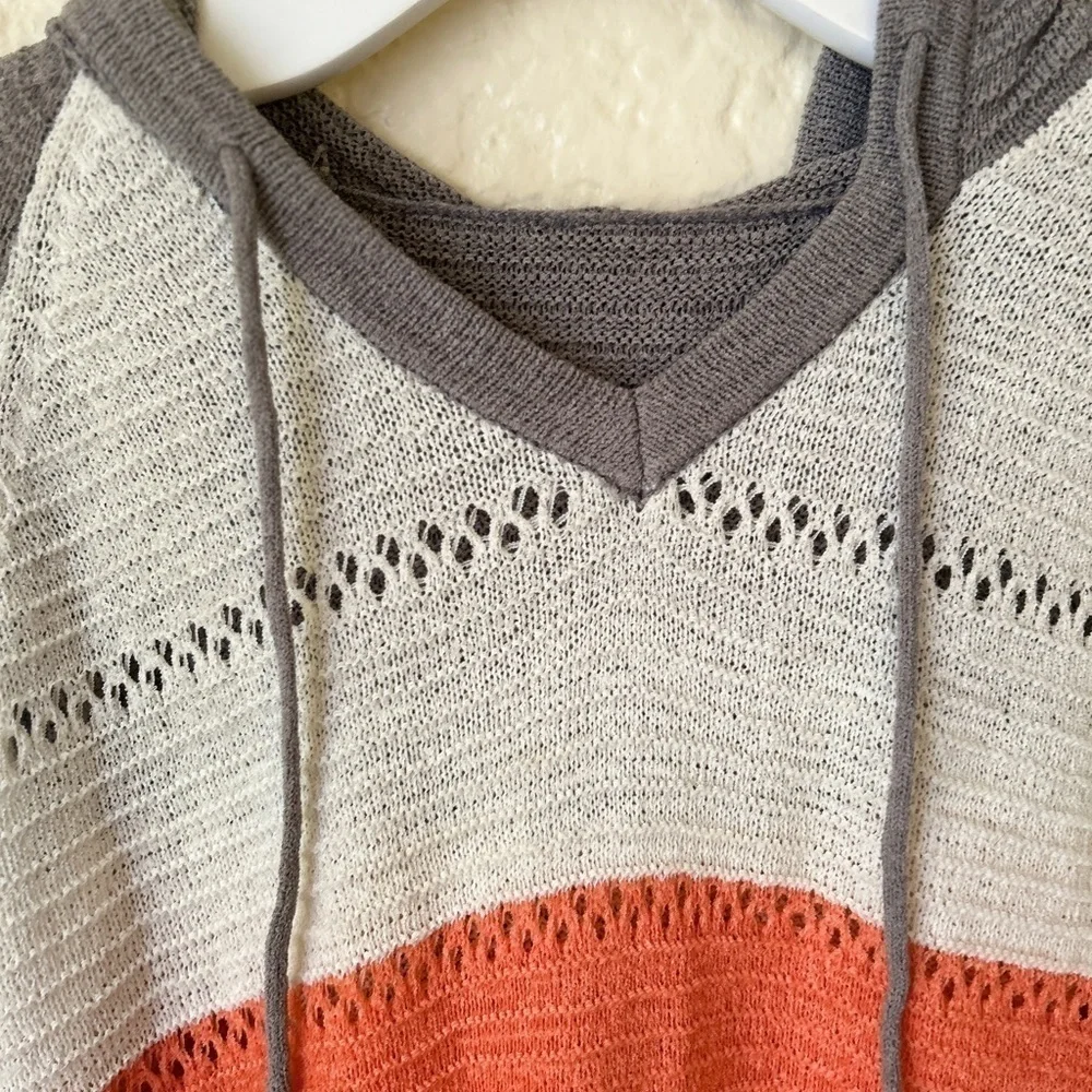 Beach bonfire hoodie‎ crochet style long sleeve hooded v neck size small